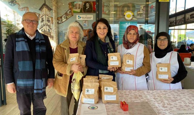 Gülümse Kafe, üretici kadınların da gelir kapısı oldu