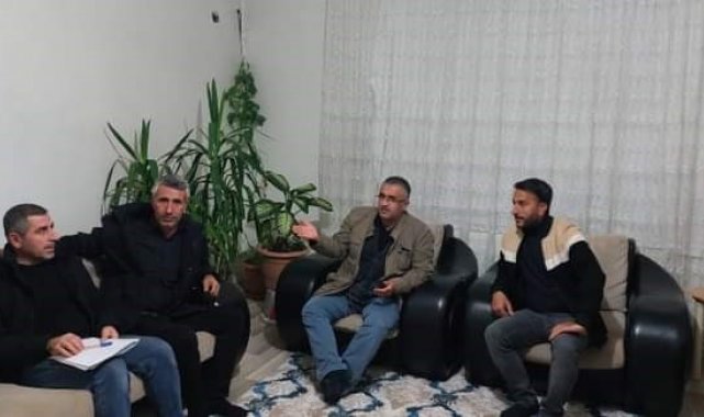 Gündüz kurumda, akşam köylerde çalışıyorlar