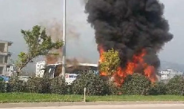 Hatay'da seyir halindeki yolcu otobüsünde yangın