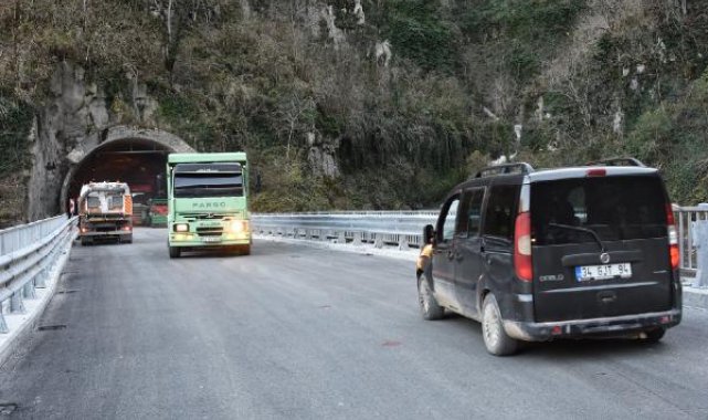 Heyelan nedeniyle 5 aydır kapalı olan Karadeniz- Akdeniz yolu yeniden ulaşıma açıldı