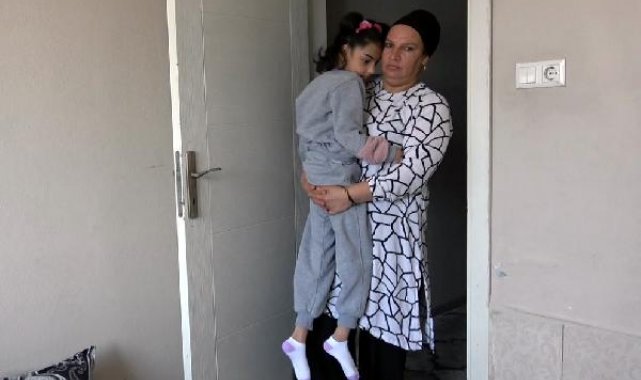Hüsna Nur'u, annesi 9 yıldır kucağında taşıyor