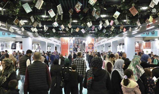İnegöl Kitap Günleri 150 bin kişiyi ağırladı