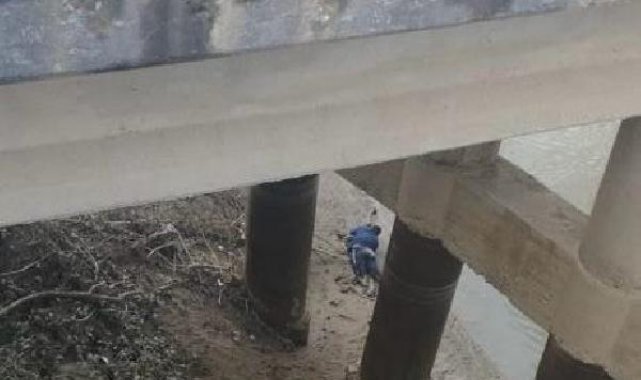 İntihar etmek için ırmağa giderken çamura saplanıp mahsur kaldı