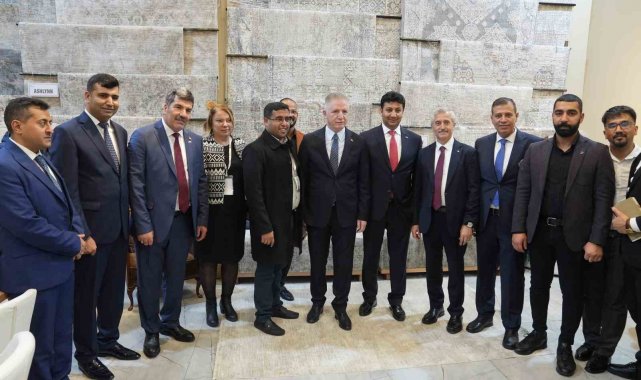 İstanbul Valisi Davut Gül Gaziantepli halıcıları yalnız bırakmadı