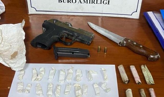 İzmir'de 'dur' ihtarına uymayıp, kaçtılar; araçtan uyuşturucu çıktı