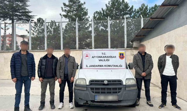 Jandarma 5 düzensiz göçmen yakaladı