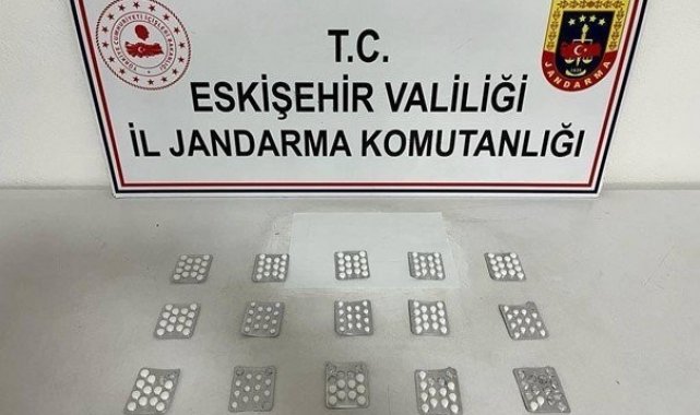 Jandarma ekiplerince 184 adet sentetik ecza hap ele geçirildi