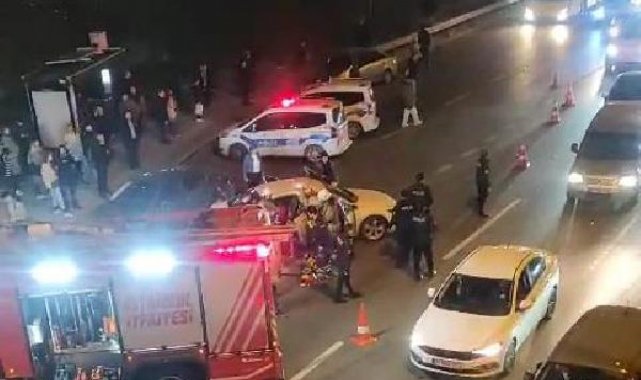 Kadıköy'de İETT otobüsünün de aralarında bulunduğu zincirleme kaza-1