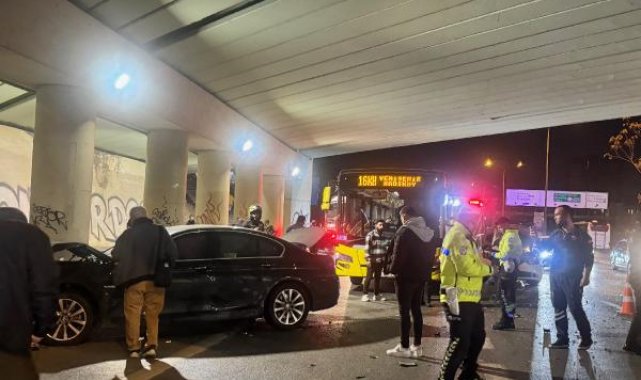 -Kadıköy'de İETT otobüsünün de aralarında bulunduğu zincirleme kaza