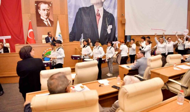 Kadınlar Çukurova Meclisinde