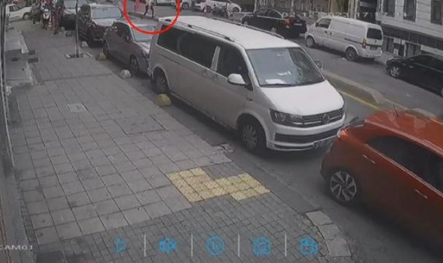 Kağıthane'de gasp anı kamerada