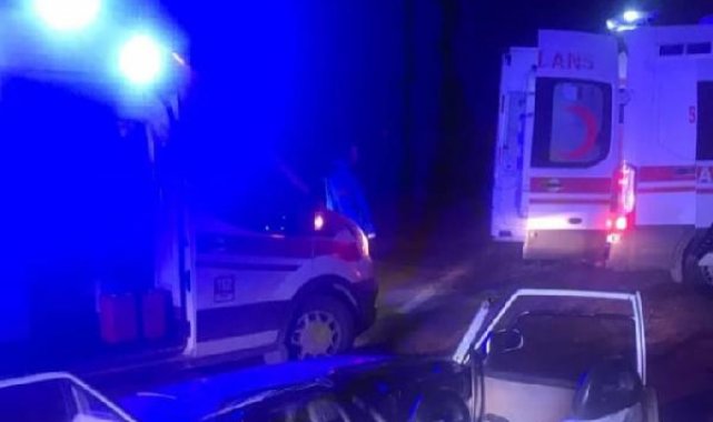 Kamyonetle çarpışan otomobil ikiye bölündü; 5 yaralı