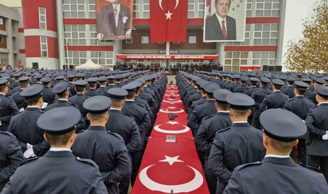 Karabük'te 454 polis adayı mezuniyet coşkusu yaşadı