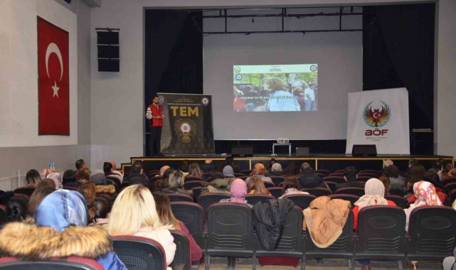 Kars'ta öğretmenler "Gençlik Sizin Eseriniz'' Projesi anlatıldı