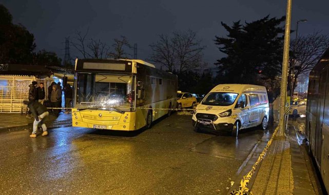 Kayan İETT otobüsünü durdurmaya çalışan şoför ezilerek ağır yaralandı