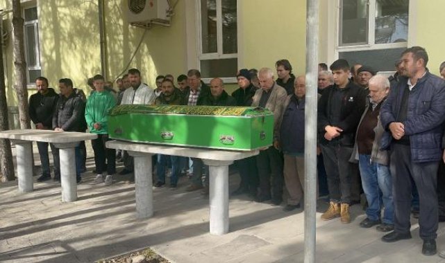 Kayıp olarak aranırken, arkadaşıyla kazada öldüğü ortaya çıkan Ümit, toprağa verildi