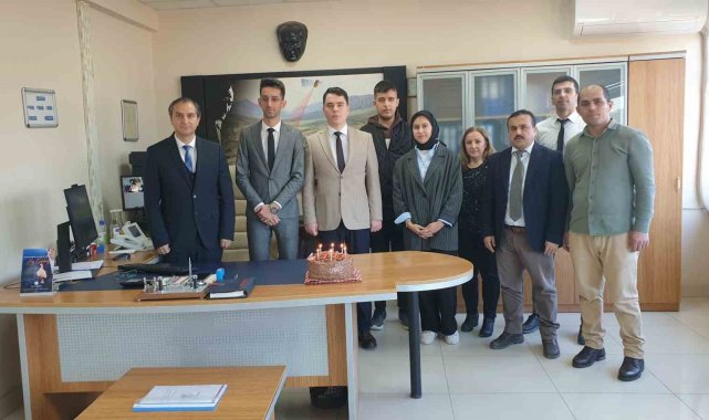 Kaymakam'dan başarılı memura ödül
