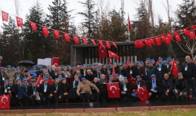 Kayseri'de 7 yıl önce terör saldırısında şehit olan 15 asker anıldı