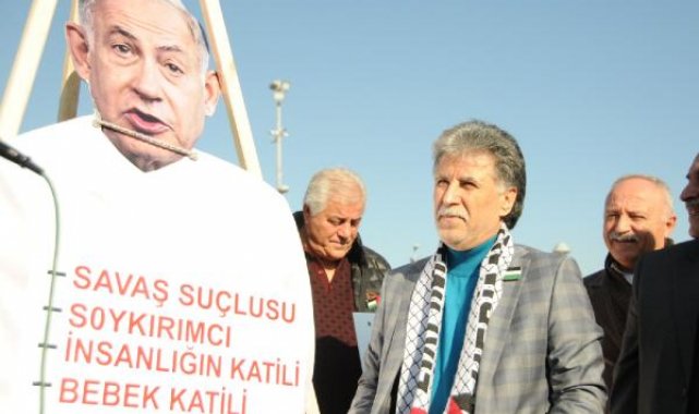 Kayseri'de İsrail protestosu; Netanyahu'nun maketi asıldı