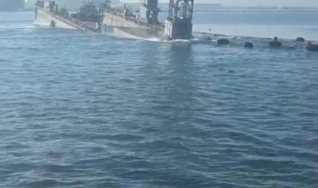 Kocaeli'de yüzer havuz battı; 24 personel kurtarıldı