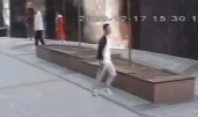 Küçükçekmece'de liselilerin silahlı kavgası: 1'i ağır 2 yaralı
