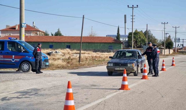 Kulu'da jandarma ekiplerinden asayiş uygulaması