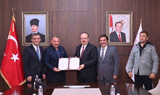 Kuşadası'na yapılacak okul için protokol imzalandı