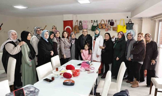 Kütahya Belediye Başkanı Işık'tan üretin kadınlara destek