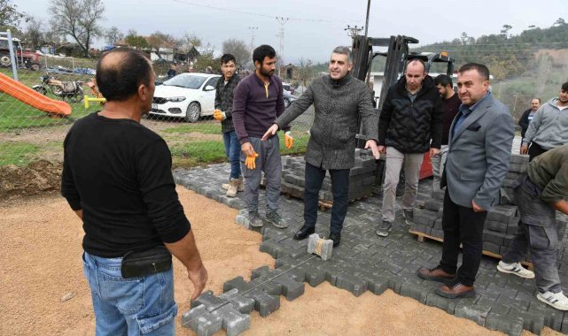 Lapseki'de köylere yapılan hizmetler devam ediyor