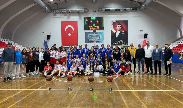 Liseler arası basketbol karşılaşmaları sona erdi