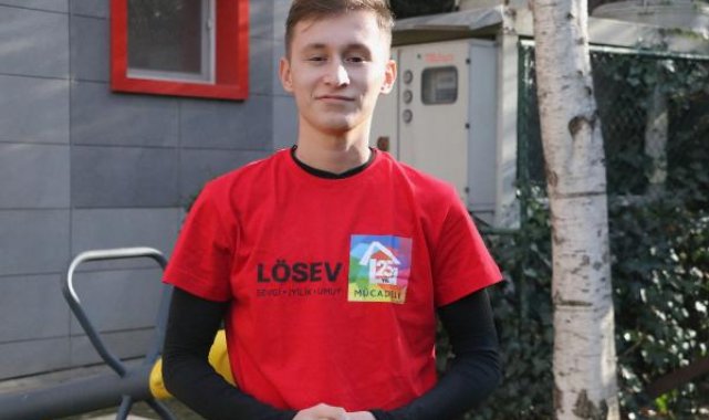 Lösemiyi yendi, lösemili çocuklar için gönüllü oldu
