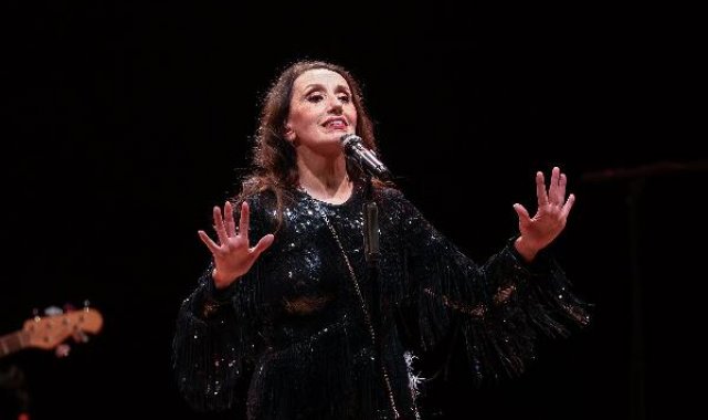 Luz Casal, İstanbul'da sahne aldı
