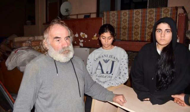 Mahkeme kararı ile evden çıkarıldı, 2 kızıyla sokakta kaldı