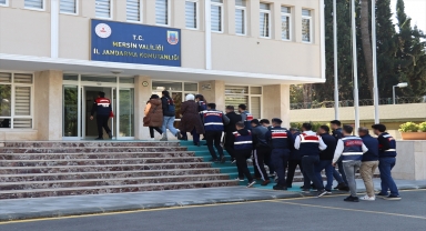 Mersin ve Gaziantep'teki DEAŞ operasyonunda yakalanan 9 şüpheliden 7'si tutuklandı 