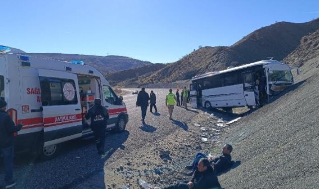 Midibüs yoldan çıktı: 27 yaralı