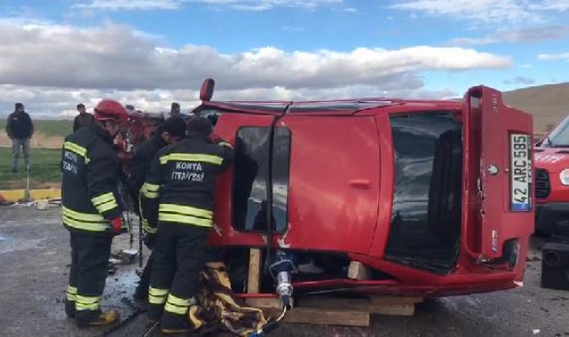 Minibüs ile otomobil çarpıştı: 1 ölü, 1 yaralı