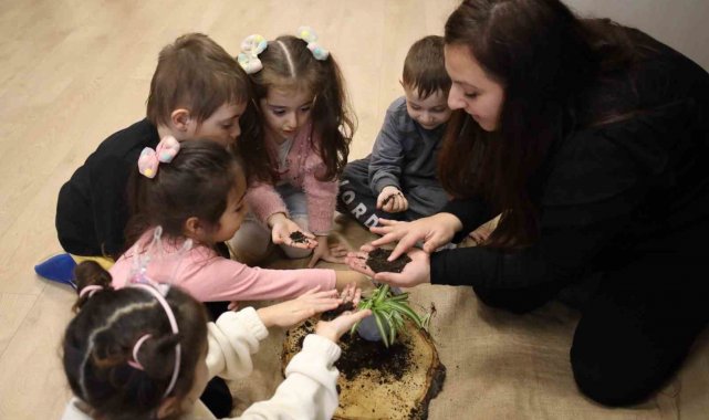 Minikler hem eğleniyor hem öğreniyor