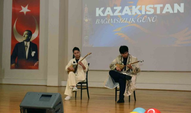 MSKÜ'lü Kazak öğrenciler bağımsızlıklarını kutladı
