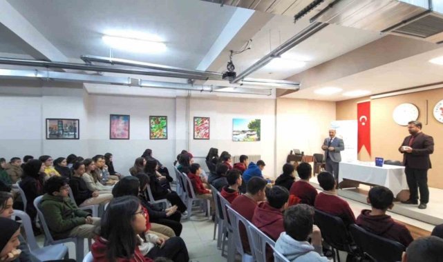 Müdür Başyiğit,"Kariyer Günleri" etkinliğinin konuğu oldu