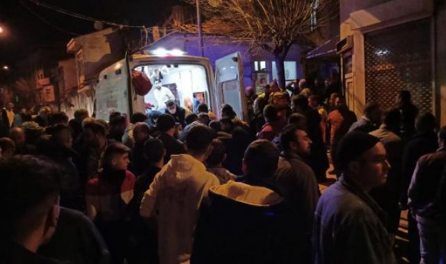 Muhtar, husumetli olduğu muhtarı ve yanındaki esnafı tabancayla ağır yaraladı