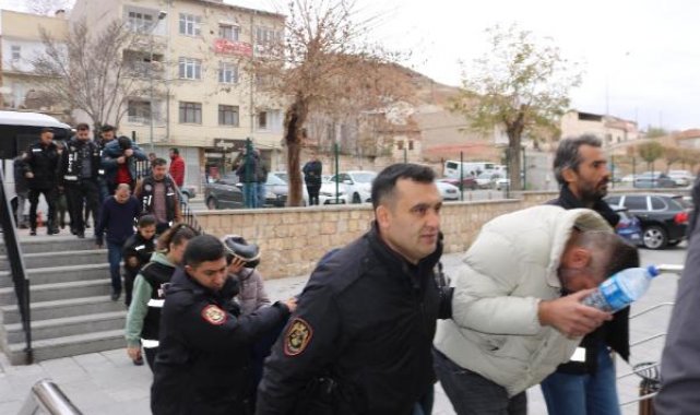 Nevşehir merkezli 76 ilde 'dolandırıcılık' ve 'rüşvet' operasyonunda 11 şüpheli adliyede
