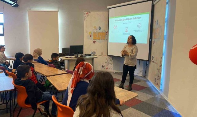 Öğrencilere teknolojik bağımlılık semineri