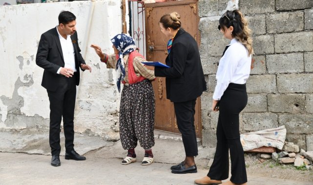Osmaniye'de Mobil Halkla İlişkiler birimi, vatandaşların beklenti ve taleplerini dinliyor