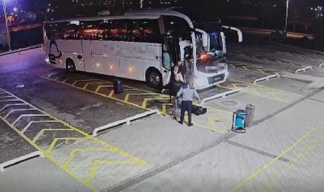 Otobüs terminalinde muavinin yolcuyu darbetmesi kamerada