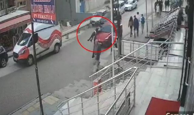 Otomobilin yayaya çarptığı kaza kamerada