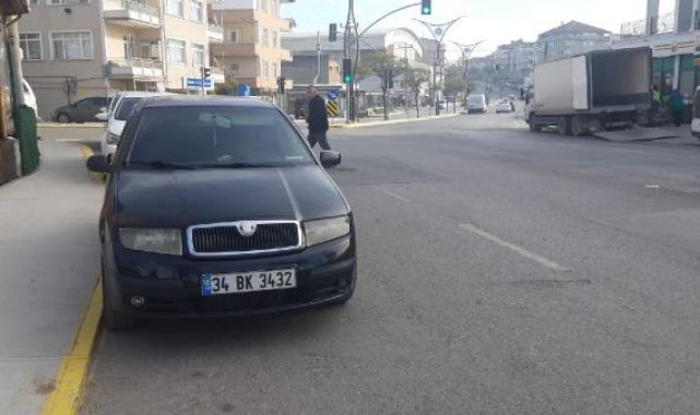 Otomobilinde tabancayla vurulmuş olarak bulundu; cinayet şüphesi araştırılıyor