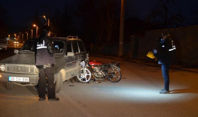 Otomobille çarpışan motosikletin sürücüsü yaralandı