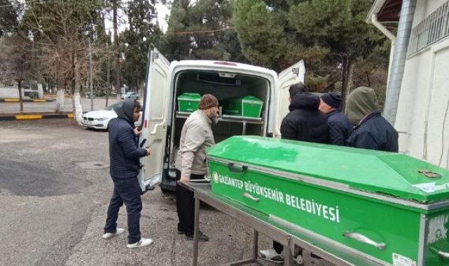 Park halindeki araca çarpan motosikletli, 3 gün sonra öldü