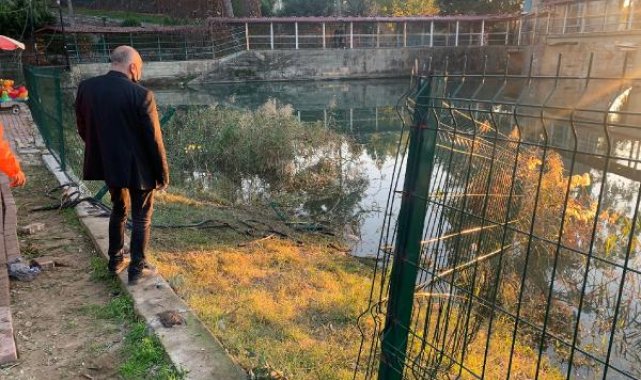 Pikniğe giden ailenin bulunduğu hafif ticari araç göle düştü: 7 yaralı