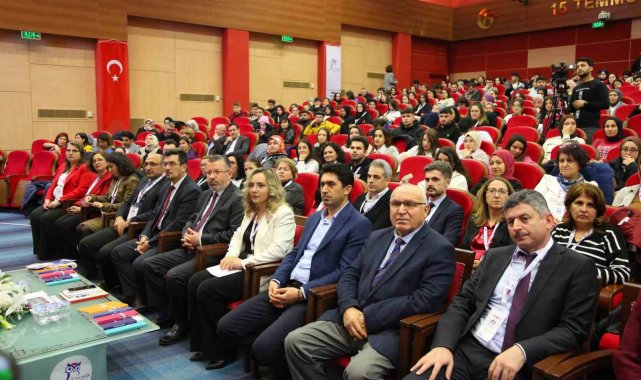 "Sanal Gerçeklik Yoluyla Yenilikçi Sağlık Eğitimi Kongresi" KBÜ'de devam ediyor